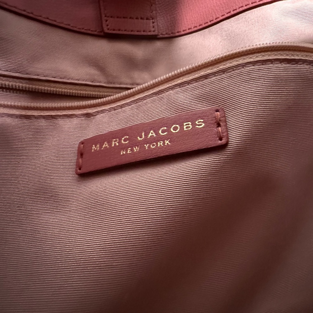 Marc Jacobs Coral Leather Tote Bag - Picture 6 of 16
